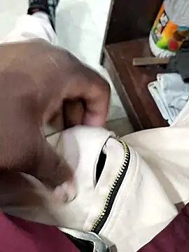 Snapshot of Roy___121 chatting on 02/26/26, 12:59 Roy 121 online show from 02/26/26, 12:59