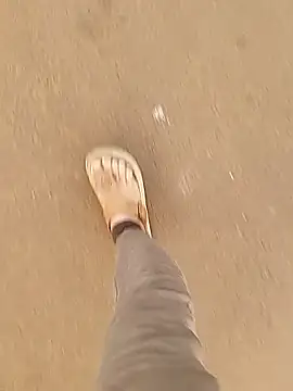 Snapshot of Meow_buggie chatting on 12/22/25, 01:57 Meow buggie online show from 12/22/25, 01:57