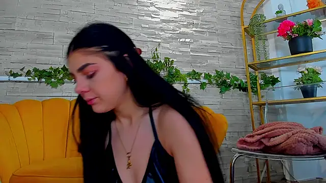 SerennaNoir online show from 12/18/25, 05:46