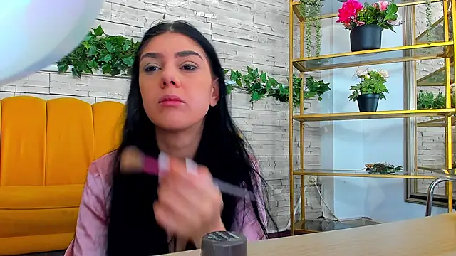 SerennaNoir online show from 12/20/25, 06:09