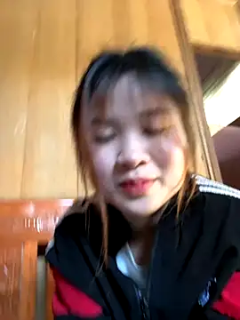 Snapshot of Spring-spring chatting on 11/23/25, 05:18 Spring-spring online show from 11/23/25, 05:18