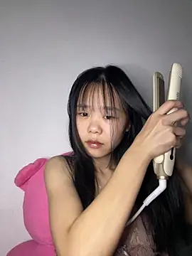 Kiee-lee online show from 12/22/25, 01:52