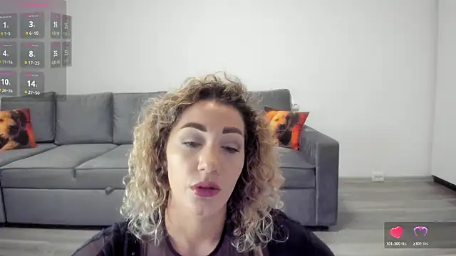 Snapshot of rossana_doll chatting on 12/21/25, 12:23 rossana doll online show from 12/21/25, 12:23