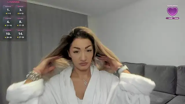 rossana doll online show from 02/02/26, 07:07