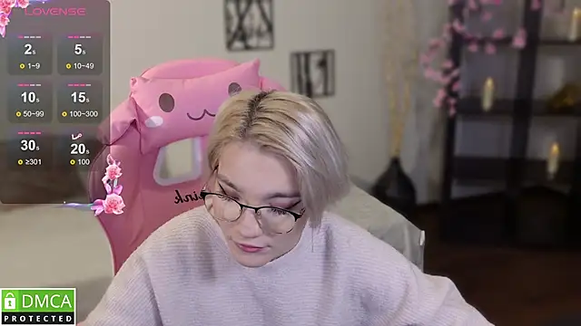 Snapshot of Megan_Lora chatting on 11/22/25, 01:15 Megan Lora online show from 11/22/25, 01:15