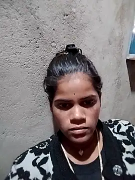 Snapshot of mamata_jo chatting on 12/21/25, 04:52 mamata jo online show from 12/21/25, 04:52