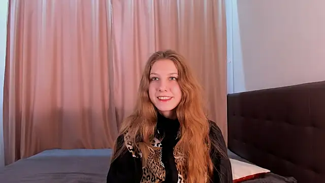 Snapshot of HazeLuneth chatting on 02/17/26, 06:32 HazeLuneth online show from 02/17/26, 06:32