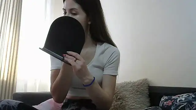 Erii18 online show from 01/17/26, 12:32