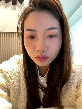 GYYoo online show from 11/24/25, 04:01