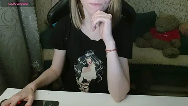 Snapshot of __Katherine___ chatting on 11/20/25, 09:03 Katherine online show from 11/20/25, 09:03