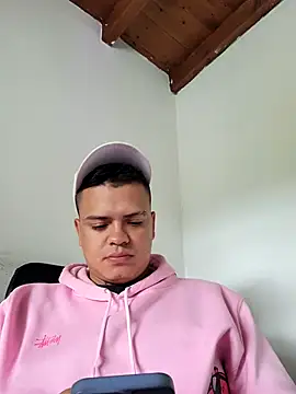 Snapshot of Teo_Vanegass chatting on 11/21/25, 02:49 Teo Vanegass online show from 11/21/25, 02:49