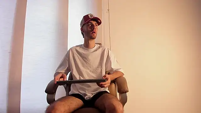 Emir Ozan  online show from 02/21/26, 07:48