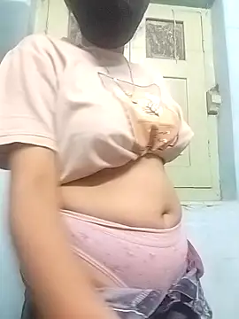 Snapshot of Miss_tinaaa chatting on 12/04/25, 12:14 Miss tinaaa online show from 12/04/25, 12:14