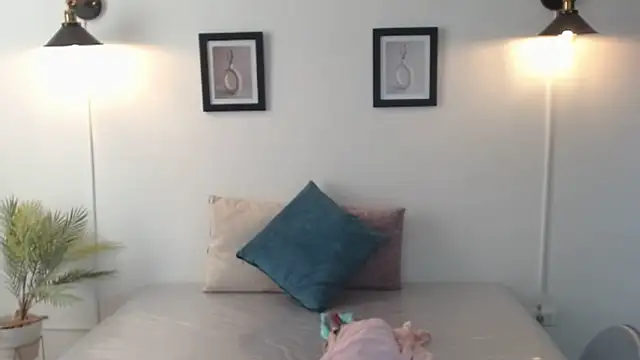 Juliana  lx online show from 04/14/26, 02:01