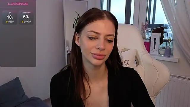 Snapshot of Daria_Promisess chatting on 11/25/25, 05:07 Daria Promisess online show from 11/25/25, 05:07