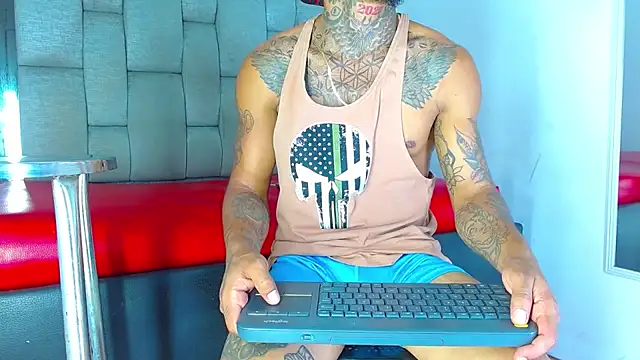 Hot Latino x online show from 03/18/26, 07:17