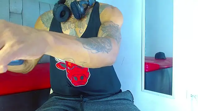 Hot Latino x online show from 04/14/26, 12:22