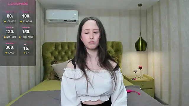 Snapshot of MonicaSway chatting on 11/28/25, 03:25 MonicaSway online show from 11/28/25, 03:25