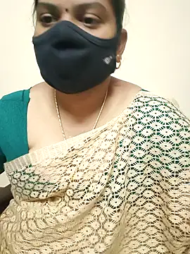 Snapshot of Paru_Tamil_Ponnu chatting on 12/18/25, 06:14 Paru Tamil Ponnu online show from 12/18/25, 06:14