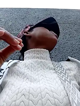 Sweethoneypot25 online show from 04/22/26, 10:39