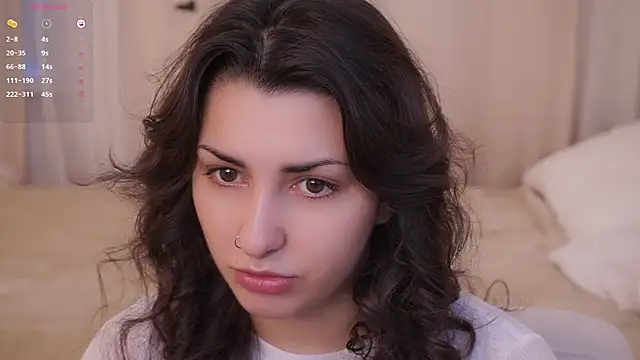 Snapshot of DovieMascall chatting on 12/04/25, 06:34 DovieMascall online show from 12/04/25, 06:34