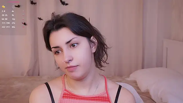 Snapshot of DovieMascall chatting on 12/05/25, 06:33 DovieMascall online show from 12/05/25, 06:33