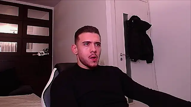 ElijahThorne online show from 12/22/25, 08:11