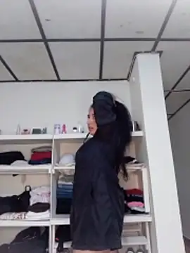 kira-stormm online show from 04/01/26, 09:34