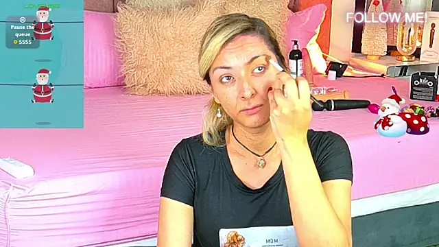 Lunitaa Diva online show from 12/22/25, 02:36