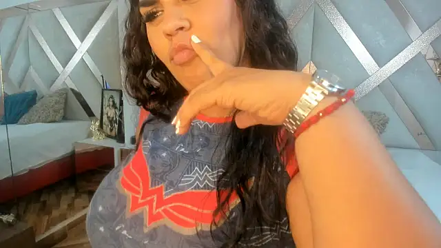 lathiffa online show from 01/12/26, 02:17