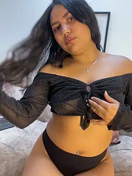 Snapshot of Madisonlaraa chatting on 11/22/25, 05:45 Madisonlaraa online show from 11/22/25, 05:45