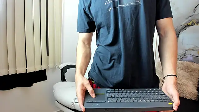 eren jeager online show from 02/13/26, 01:34