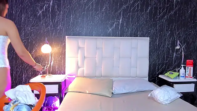 ClarissaMorreti online show from 11/28/25, 02:20