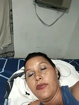 Snapshot of Paola-Lond chatting on 11/29/25, 07:33 Paola-Lond online show from 11/29/25, 07:33