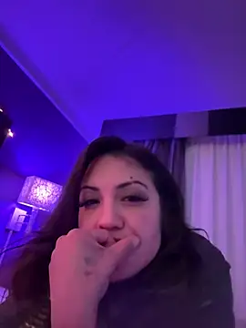 Snapshot of juicyonjuicy chatting on 11/27/25, 12:18 juicyonjuicy online show from 11/27/25, 12:18