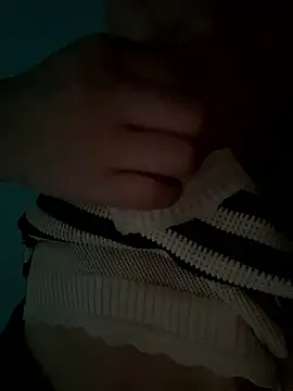 Snapshot of Sweet_2k3 chatting on 01/15/26, 06:33 Sweet 2k3 online show from 01/15/26, 06:33