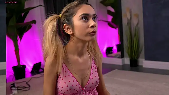 Snapshot of AishleyBee chatting on 02/14/26, 12:13 AishleyBee online show from 02/14/26, 12:13