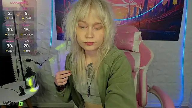 Snapshot of Eclipse_Auralis chatting on 11/30/25, 09:35 Eclipse Auralis online show from 11/30/25, 09:35