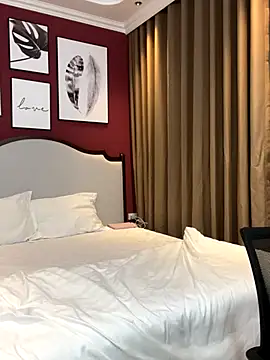 Snapshot of Queen-of-Love chatting on 11/22/25, 09:58 Queen-of-Love online show from 11/22/25, 09:58