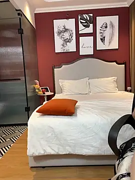 Snapshot of Queen-of-Love chatting on 11/27/25, 06:26 Queen-of-Love online show from 11/27/25, 06:26