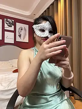 Snapshot of Queen-of-Love chatting on 12/19/25, 11:34 Queen-of-Love online show from 12/19/25, 11:34