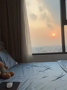 Snapshot of Queen-of-Love chatting on 01/14/26, 09:59 Queen-of-Love online show from 01/14/26, 09:59