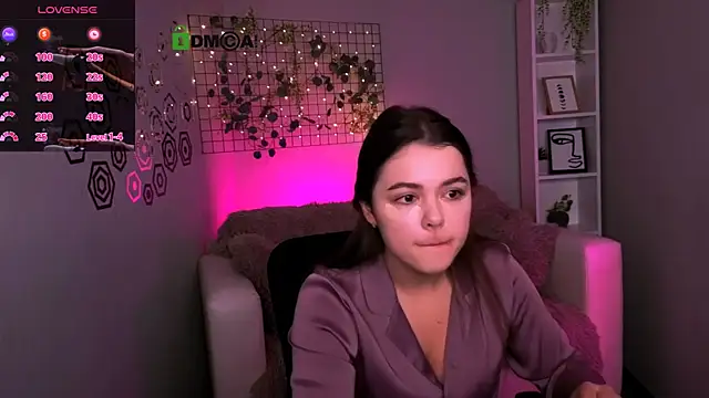 Snapshot of maddycats chatting on 12/13/25, 08:47 maddycats online show from 12/13/25, 08:47