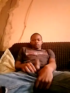 Snapshot of _kaycums_10 chatting on 12/21/25, 11:06 kaycums 10 online show from 12/21/25, 11:06