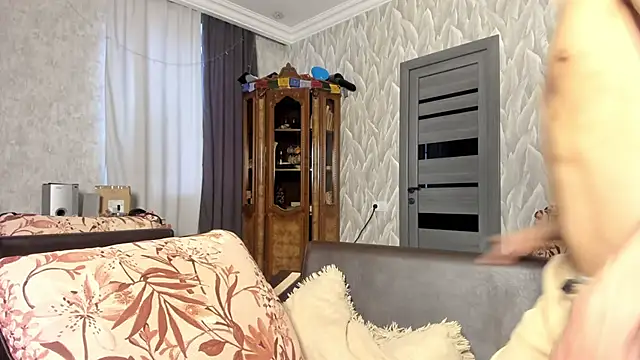 milkiwvy online show from 04/19/26, 05:51