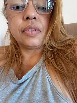 Snapshot of Halanamorena chatting on 06/27/26, 06:35 Halanamorena online show from 06/27/26, 06:35