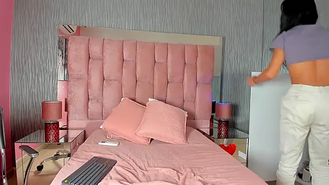 Fernanda Thail online show from 11/28/25, 12:08