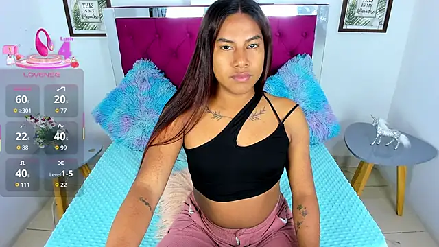 Samantha  F W online show from 12/01/25, 04:23