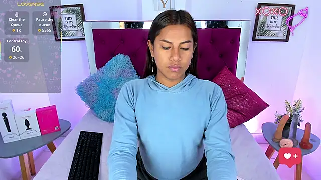 Samantha  F W online show from 04/09/26, 02:22