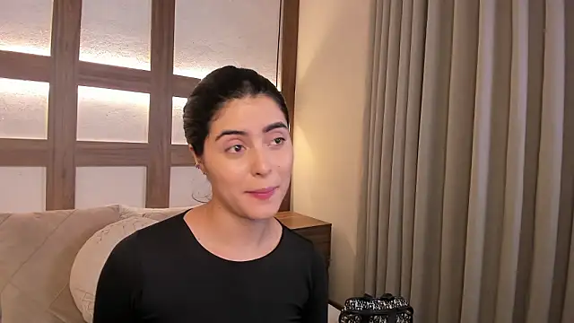 SarhaVega online show from 02/15/26, 12:25